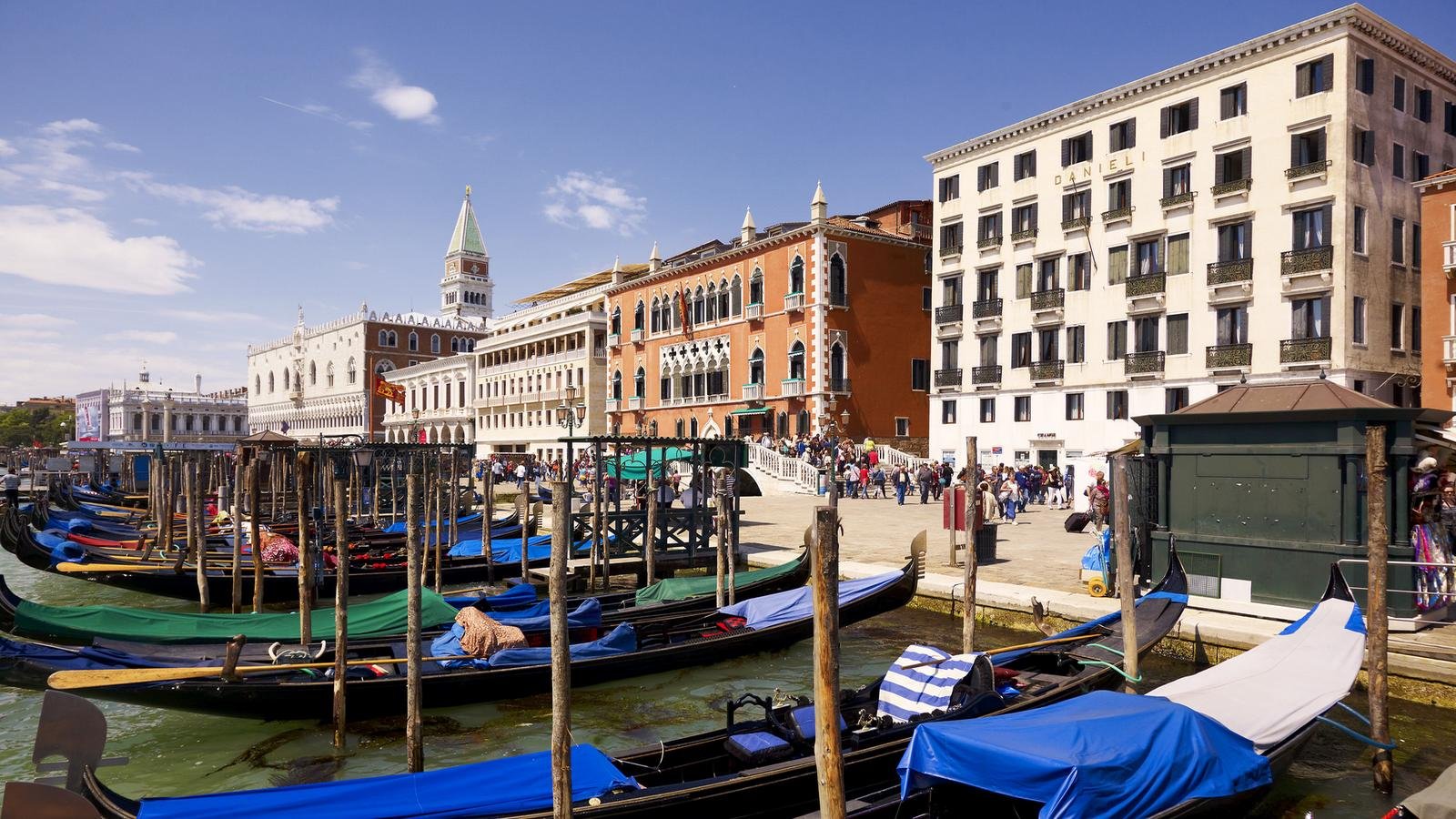 Front of Hotel Danieli