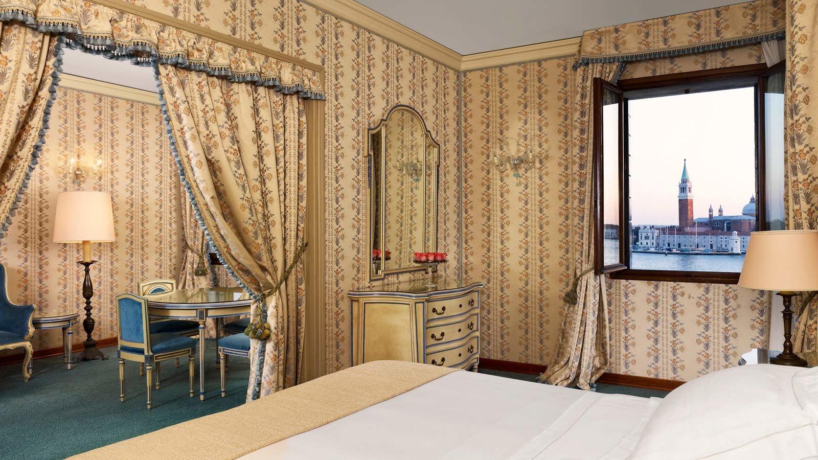 Junior Suite Lagoon View