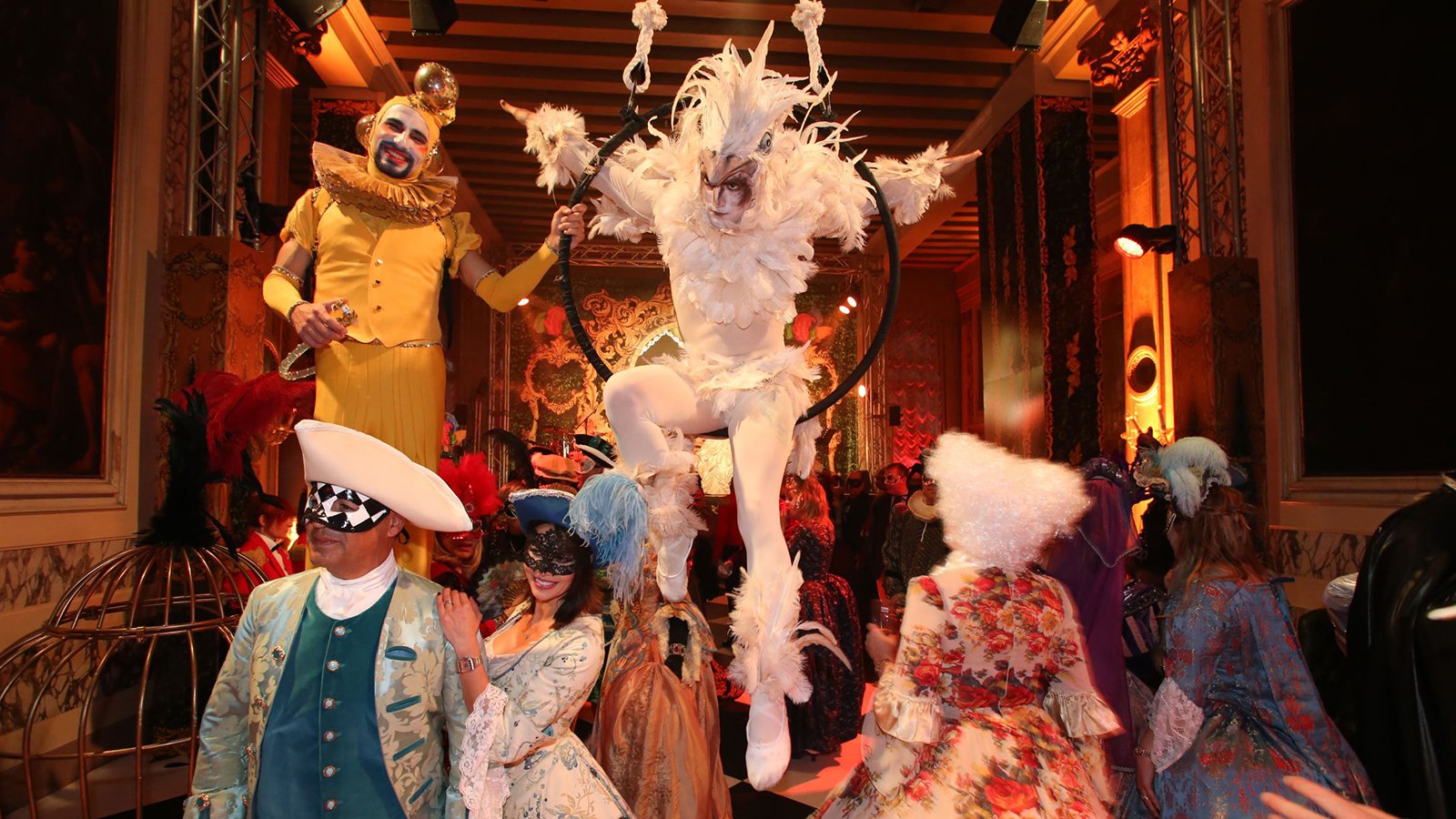 The official dinner show and ball