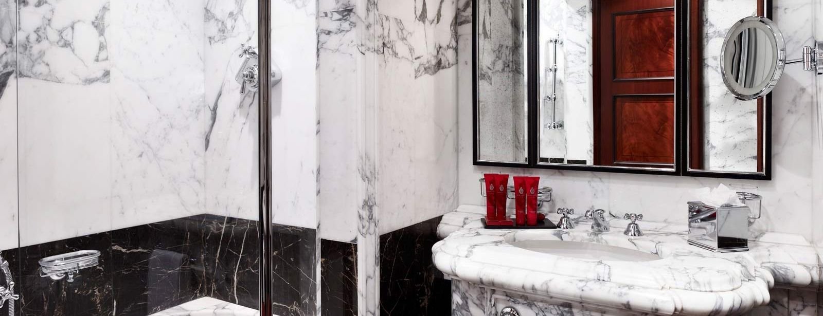 Executive Suite bathroom