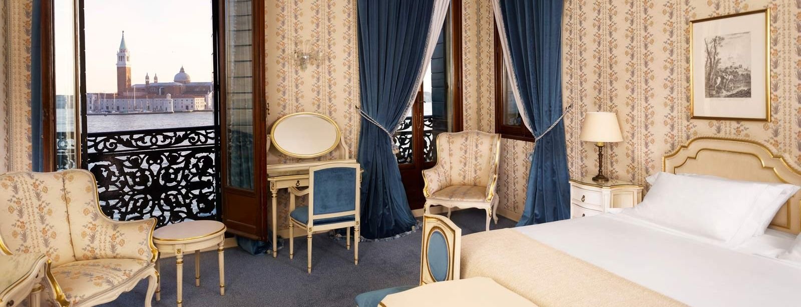 Роскошный номер с видом на лагуну