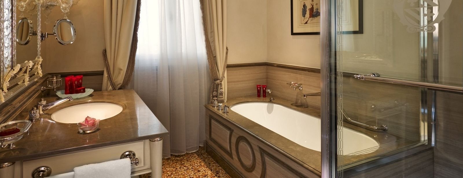 Signature Suite bathroom