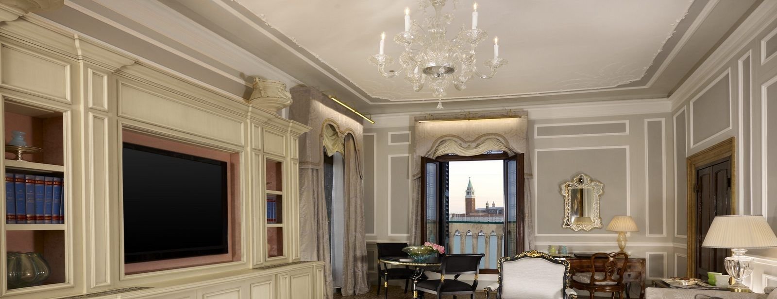 Signature Suite sitting area